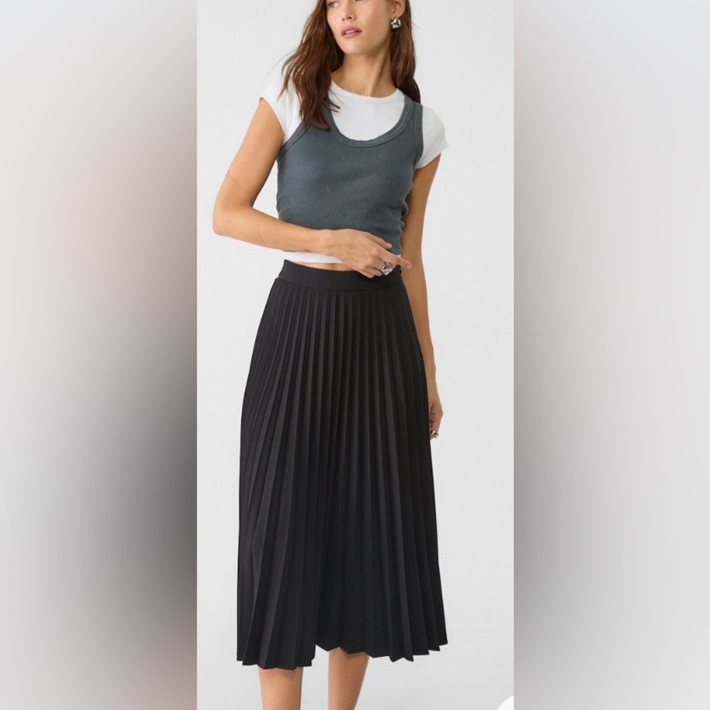 Stradivarius black pleated midi skirt size S